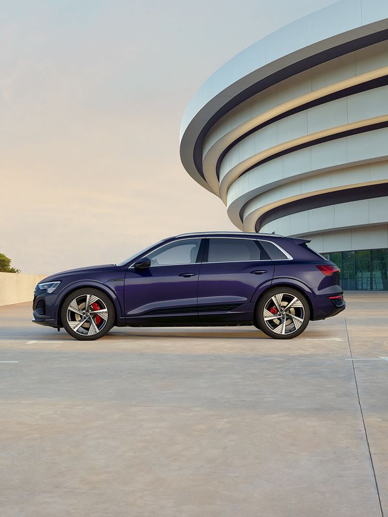 Side front view of the Audi Q8 e-tron