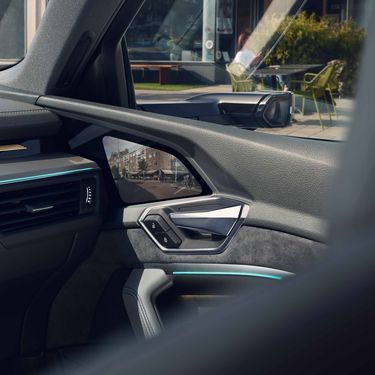 Virtual side mirrors Audi e-tron